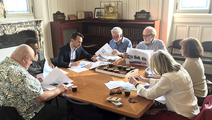 Jury du concours"créons notre drapeau pour Château-Thierry dans le sud de l'aisne