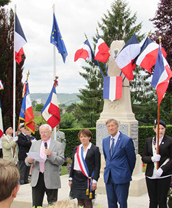 Inauguration de la stèle des Anciens Combattants de toutes les guerres "Morts pour la France" à Brasles dans le sud de l'Aisne