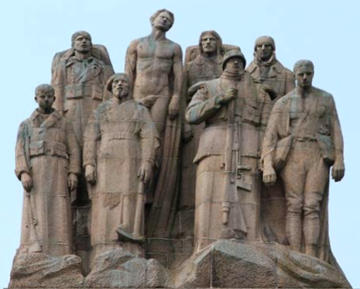Monument Les Fantômes sur la butte Chalmont